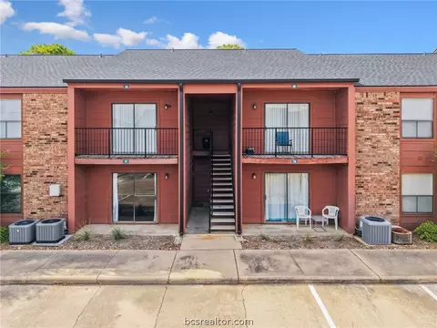 904 University Oaks 17, College Station, TX 77840