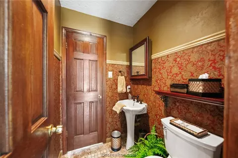 Bath - 25948 Nelson Rd, Hempstead, TX 77445 photo 1 of 5