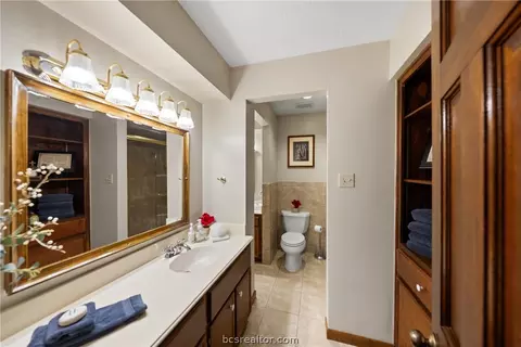 Bath - 25948 Nelson Rd, Hempstead, TX 77445 photo 5 of 5