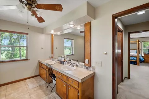 Bath - 25948 Nelson Rd, Hempstead, TX 77445 photo 3 of 5