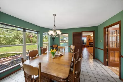 Dining - 25948 Nelson Rd, Hempstead, TX 77445 photo 4 of 4