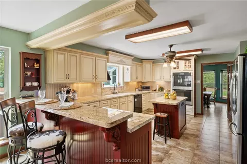 Kitchen - 25948 Nelson Rd, Hempstead, TX 77445 photo 1 of 3