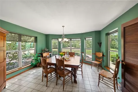 Dining - 25948 Nelson Rd, Hempstead, TX 77445 photo 3 of 4
