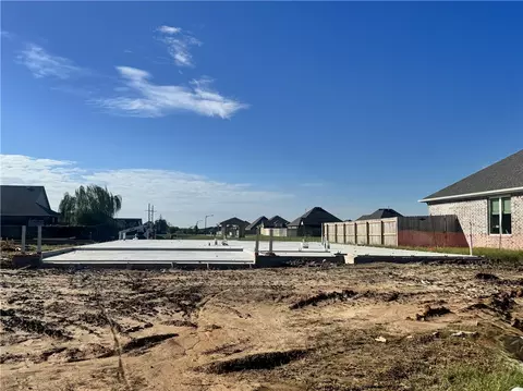 7805 Leadtree Dr, Navasota, TX 77868