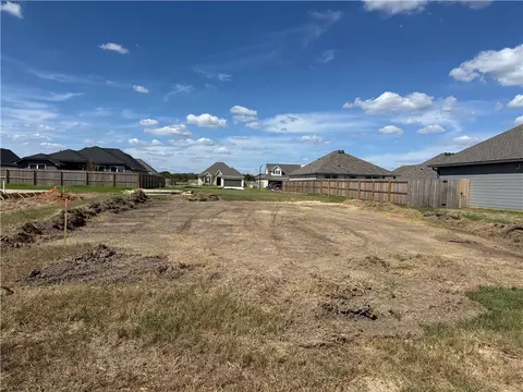 7806 Leadtree Dr, Navasota, TX 77868