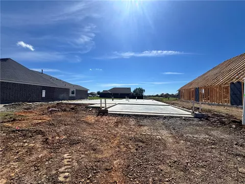 7803 Leadtree Dr, Navasota, TX 77868