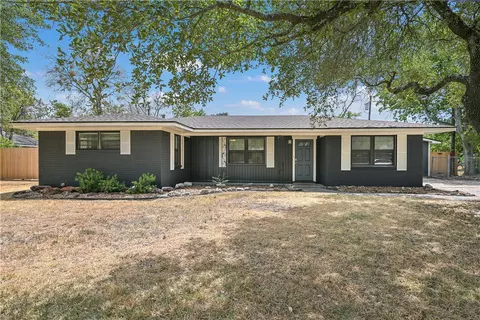1214 Haines Dr, College Station, TX 77840