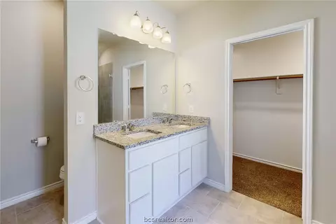 Bath - 2060 Chief St, Bryan, TX 77807 photo 1 of 4