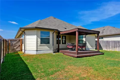 Exterior - 2060 Chief St, Bryan, TX 77807 photo 2 of 5