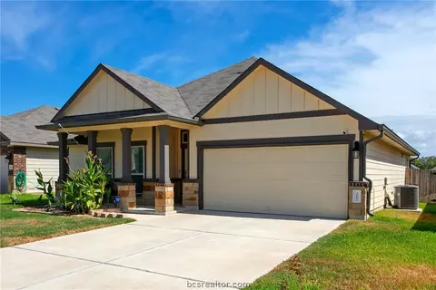 Exterior - 2060 Chief St, Bryan, TX 77807 photo 3 of 5