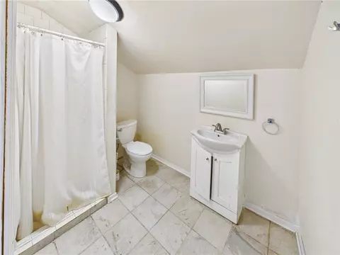 Bath - 1206 E 30th St, Bryan, TX 77802 photo 3 of 3