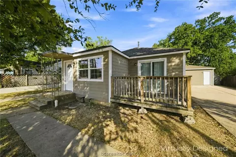 Exterior - 814 Mitchell St, Bryan, TX 77802 photo 4 of 9