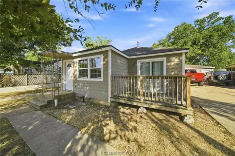 Exterior - 814 Mitchell St, Bryan, TX 77802 photo 1 of 9
