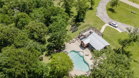 10559 Hampton Ct, Iola, TX 77861 photo 15
