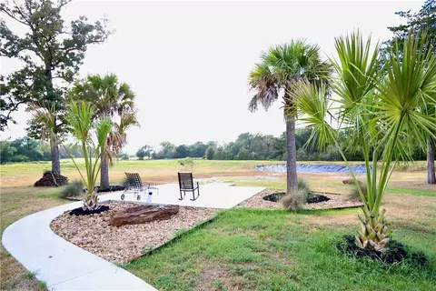 9277 Clara Ln, Franklin, TX 77856