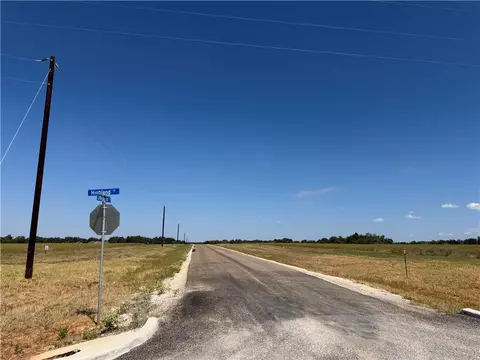433 Cresent Bnd, Cameron, TX 76520 photo 10