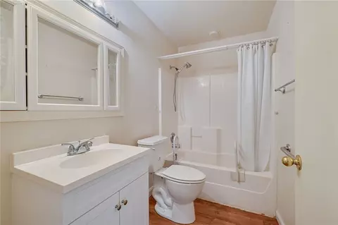 Bath - 2104 Northside Dr, Bryan, TX 77803 photo 1 of 1