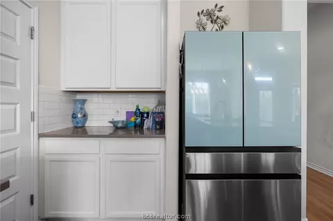 Kitchen - 1905 Cambria Dr, Bryan, TX 77802 photo 4 of 4