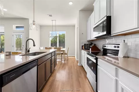 Kitchen - 1905 Cambria Dr, Bryan, TX 77802 photo 2 of 4