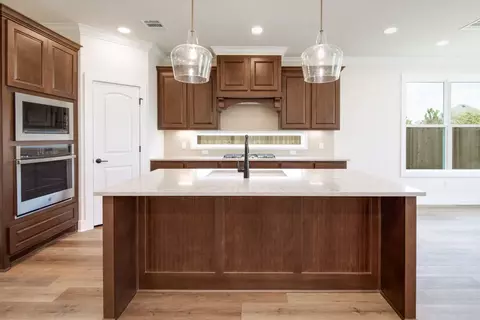 Kitchen - 5076 Acadia Loop, Bryan, TX 77802 photo 3 of 6