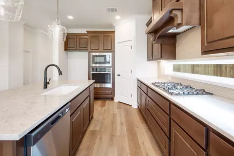 Kitchen - 5076 Acadia Loop, Bryan, TX 77802 photo 5 of 6