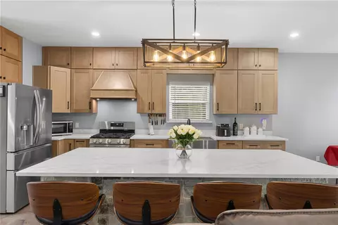 Kitchen - 406 E Davis St, Hearne, TX 77859 photo 2 of 5