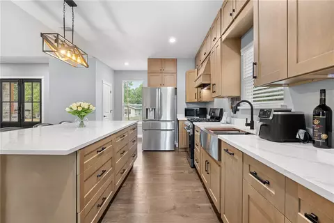 Kitchen - 406 E Davis St, Hearne, TX 77859 photo 1 of 5