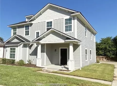 1637 Park Pl, College Station, TX 77840