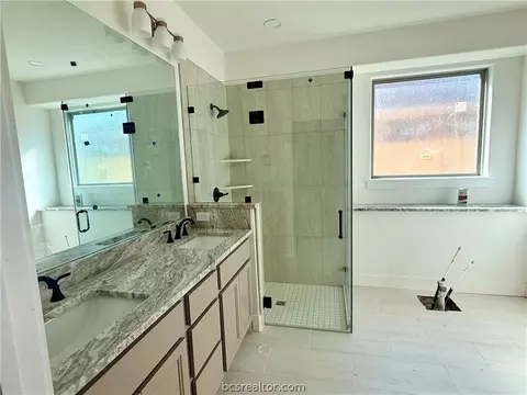 Bath - 5074 Acadia Loop, Bryan, TX 77802 photo 1 of 3