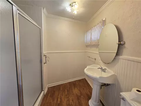 Bath - 2303 Morningside Dr, Bryan, TX 77802 photo 1 of 2