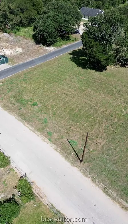 601 Universal Street B, Navasota, TX 77868
