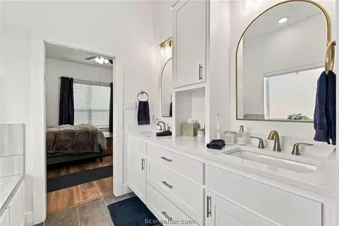 Bath - 4757 N Stonecrest Ct, Bryan, TX 77808 photo 3 of 6