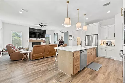 Kitchen - 4757 N Stonecrest Ct, Bryan, TX 77808 photo 4 of 7