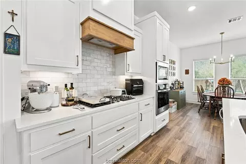 Kitchen - 4757 N Stonecrest Ct, Bryan, TX 77808 photo 7 of 7