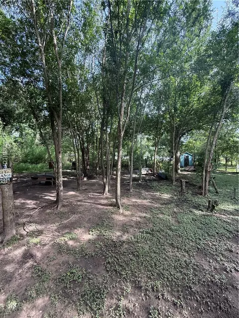 1226 Leake St, Navasota, TX 77868