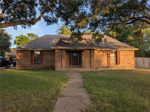1520 Sycamore St, Navasota, TX 77868