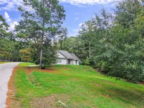 3555 County Road 325, Navasota, TX 77868