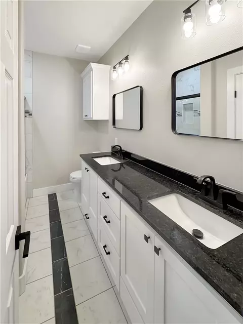 Bath - 2100 Zebrina Ct, Bryan, TX 77807 photo 2 of 4