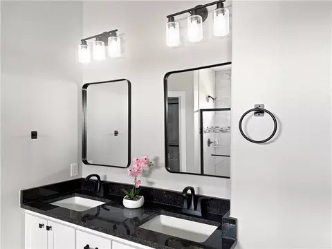 Bath - 2100 Zebrina Ct, Bryan, TX 77807 photo 4 of 4