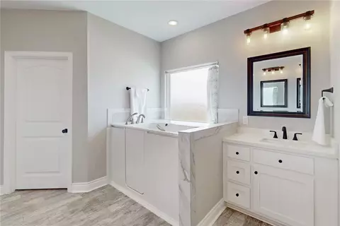 Bath - 6536 Agave Ct, Bryan, TX 77808 photo 3 of 7