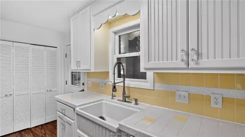 Kitchen - 6088 Hare Ln, Bryan, TX 77808 photo 5 of 5