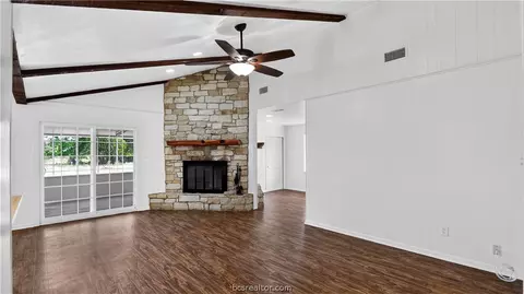 Living - 6088 Hare Ln, Bryan, TX 77808 photo 4 of 8