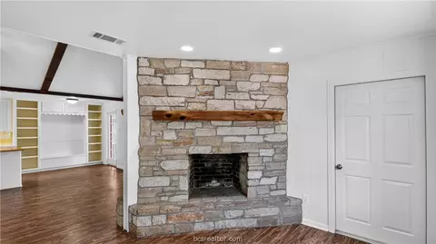 Living - 6088 Hare Ln, Bryan, TX 77808 photo 7 of 8