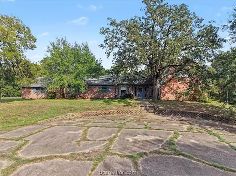 7097 Batts Ferry Rd, College Station, TX 77845