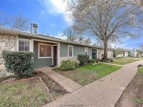 2800 Longmire 13, College Station, TX 77845