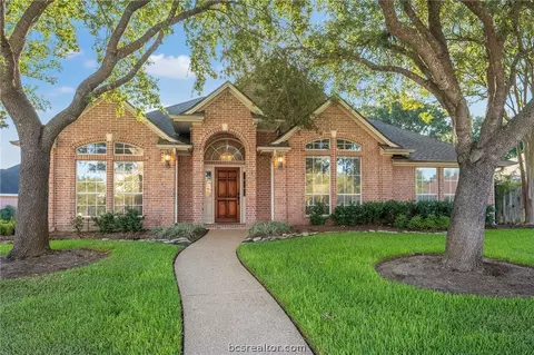 5110 Saint Andrews Dr, College Station, TX 77845