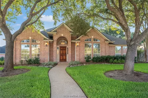 5110 Saint Andrews Dr, College Station, TX 77845