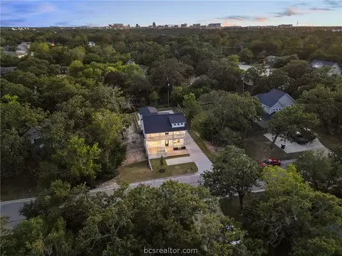 1104 Berkeley St, College Station, TX 77840