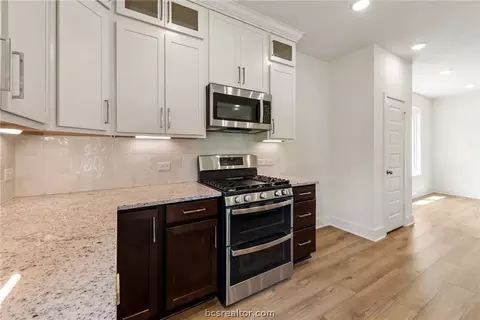 Kitchen - 5644 Hayduke Ln, Bryan, TX 77802 photo 2 of 5