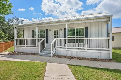412 Leaning Oak Ln, Somerville, TX 77879